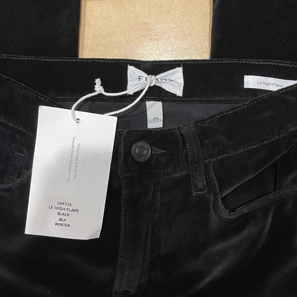 FRAME Le High Flare Velveteen in Black pants - Picture 4 of 5